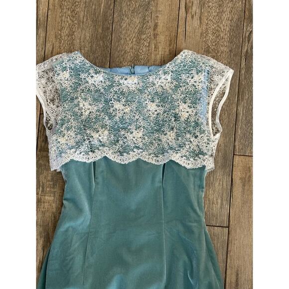 Zangtoi Women's Green & White Embroidered Sleeveless Shift Mini Dress Size - Picture 2 of 16